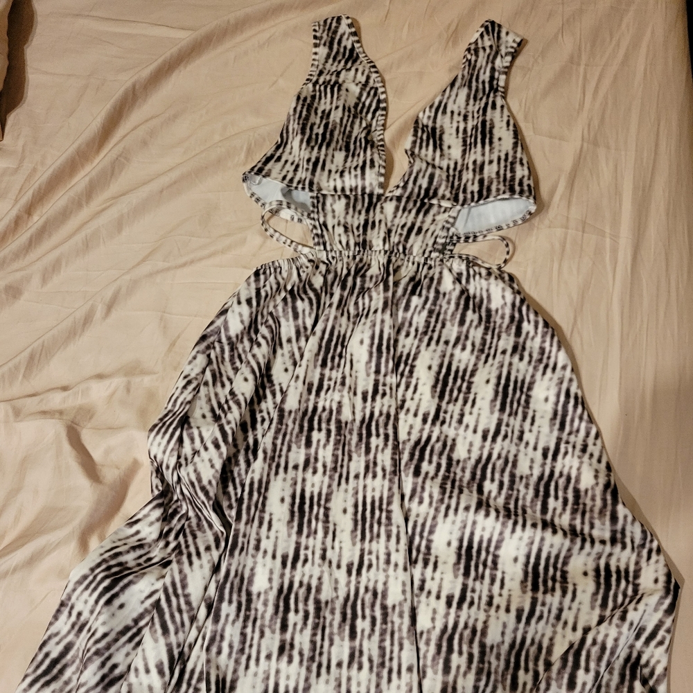 cut out midi dresses nwt